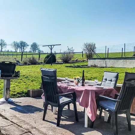 2 Bedroom Awesome In Burg-reuland Prázdninový dům