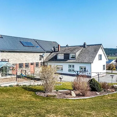 Сasa de vacaciones 2 Bedroom Awesome In Burg-reuland