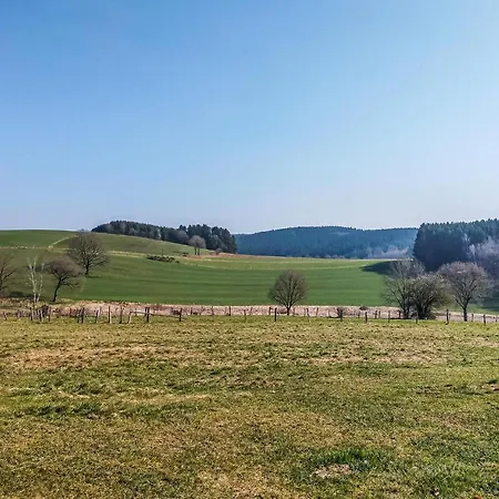 Dom wakacyjny 2 Bedroom Awesome In Burg-reuland