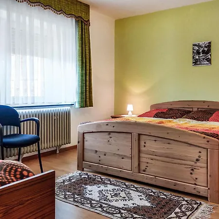2 Bedroom Awesome In Burg-reuland Сasa de vacaciones