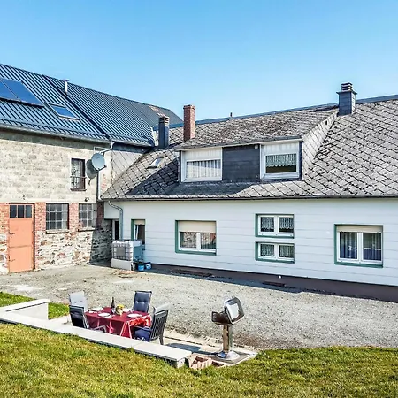2 Bedroom Awesome In Burg-reuland بيت للعطل *