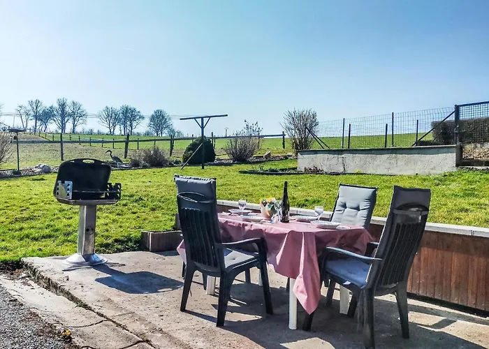 2 Bedroom Awesome In Burg-reuland Hébergement de vacances